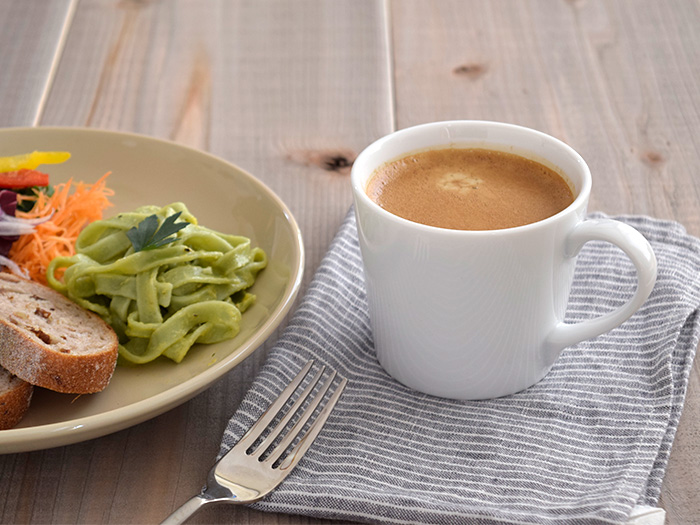 シンプルなマグカップ 人気のおしゃれな白い食器 コーヒーカップや普段使いのコップにオススメ